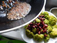 花生米油泼西兰花的做法步骤9