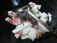 咸肉绿豆芽冬瓜汤的做法步骤2