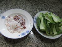 鱿鱼炒青菜的做法步骤1