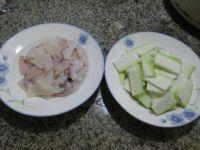 长瓜炒鱿鱼的做法步骤1