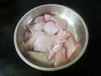 扁口鱼汤的做法步骤2